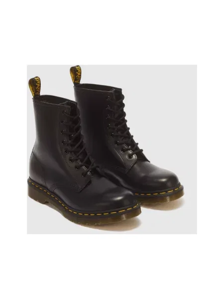 Botki Dr. Martens sznurowane skórzane czarne