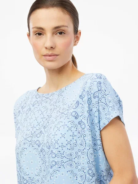Fließendes T-Shirt mit überschnittenen Schultern niebieska