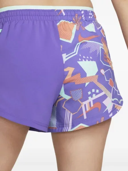 Sportske kratke hlače Nike s cvjetnim printom zelena