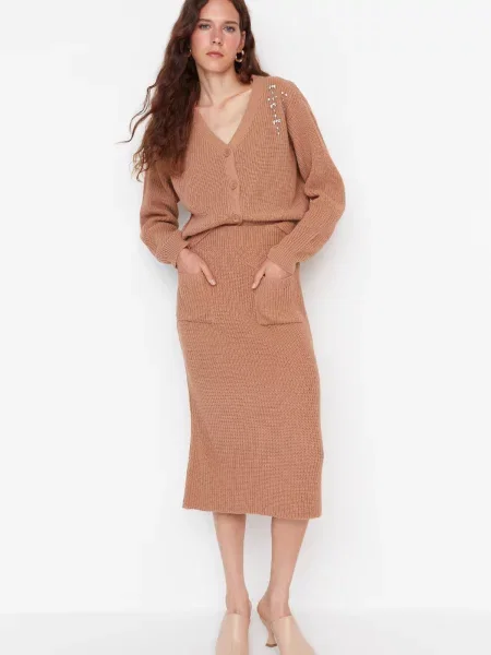 Top Trendyol cu broderie maro