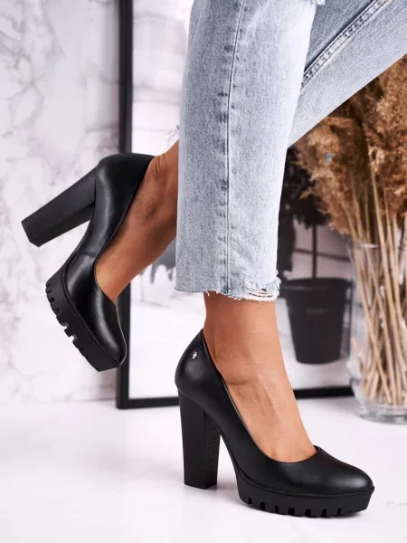 Salonarji Maciejka blok peta črna