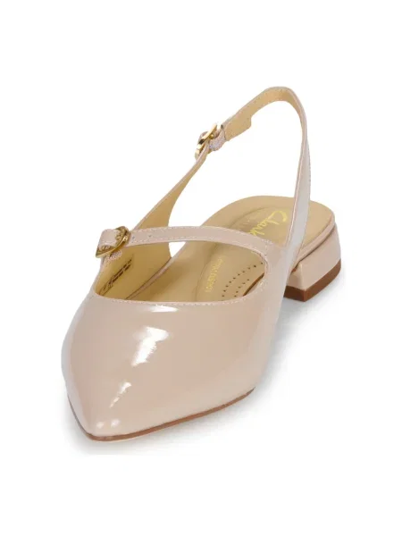Pantofi Clarks bej