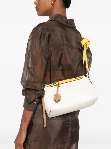 Кожена шопинг чанта Fendi бяло