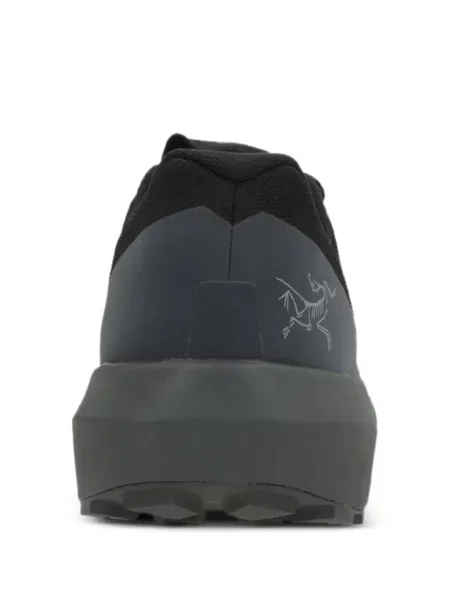 Sneakerși Arc'teryx cu imagine negru