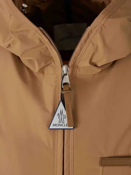Geacă Moncler cu glugă