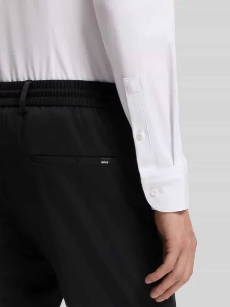 Spodnie o kroju slim fit z dodatkiem streczu model ‘GENIUS’ Boss czarne