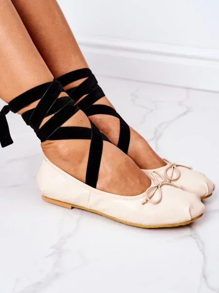 Balerinke Boto z vezalkami s čipko