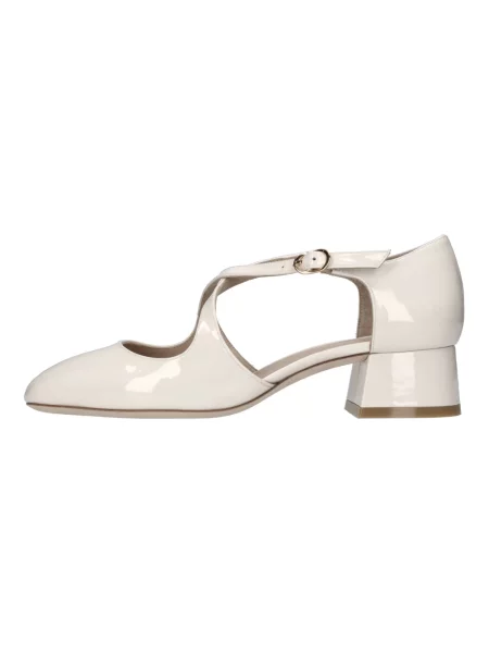 Czółenka Stuart Weitzman skórzana biała