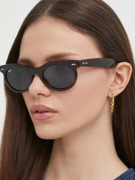 Слънчеви очила Ray-Ban кафяво