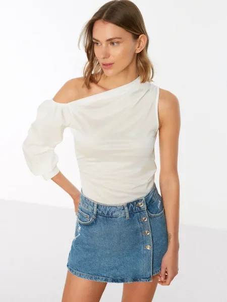 Bluză Trendyol cu un umăr gol gri