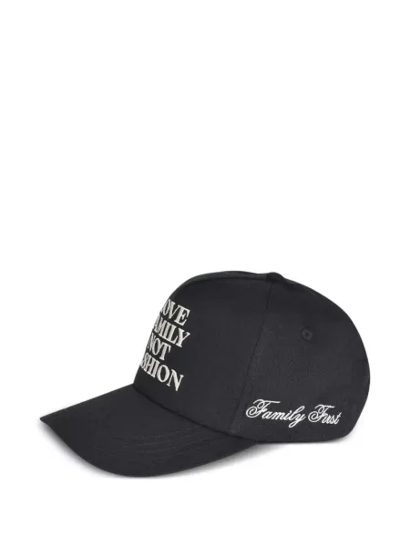 Kšiltovka Family First s autogramem černá