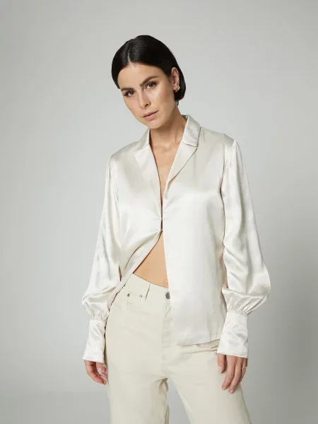 A LOT LESS Bluza Christiana naravno bela