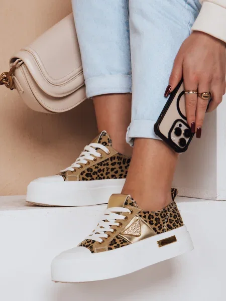 Superge Dstreet bela