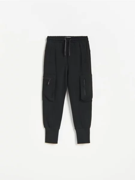 Reserved Spodnie jogger cargo czarny