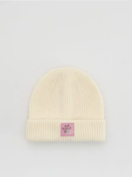 Reserved Шапочка з вовни з нашивкою кремовий 