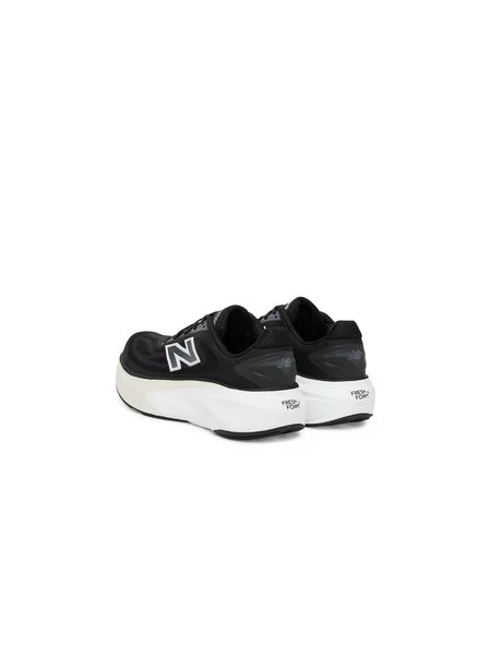 New Balance Futócipő More V6 Fekete fehér