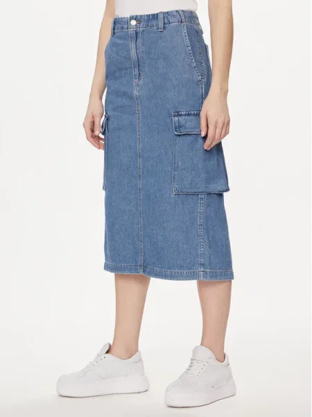 Дънкова пола Levi's среднодълга разкроена синьо