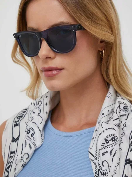 Ray-Ban napszemüveg sötétkék fekete