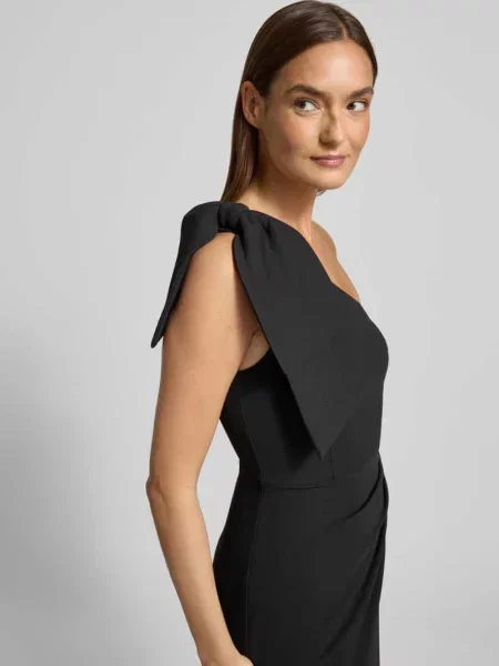 Sukienka wieczorowa o kroju na jedno ramię model ‘Lisa’ Forever New