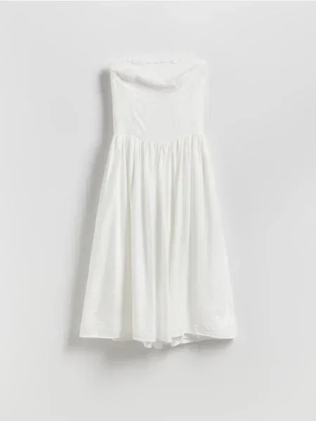 Reserved Rochie cu decolteu drept alb
