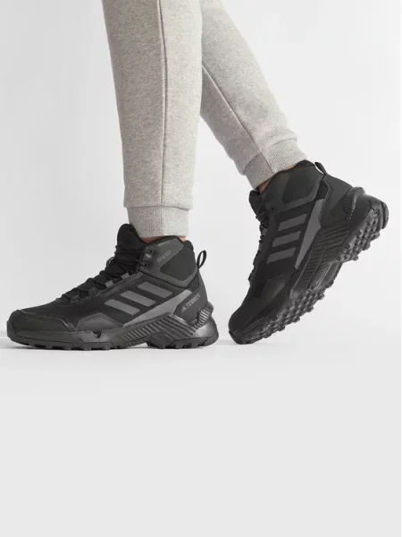 Félcipo Adidas fekete