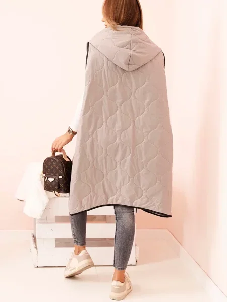 Kesi Włoski Dámska prešívaná vesta Plus Size s kapucňou na fango čierna