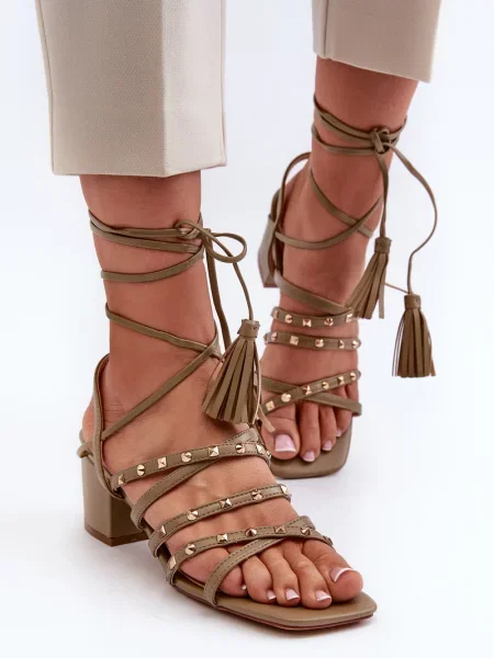 Šněrovací sandály Evento na nízkém podpatku zelené