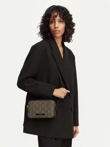 Calvin Klein Geantă de umăr bej închis / negru maro