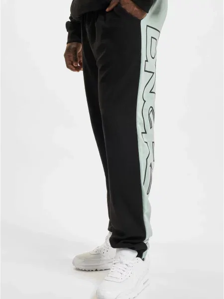 Pantaloni sport Dangerous Dngrs cu imagine negru