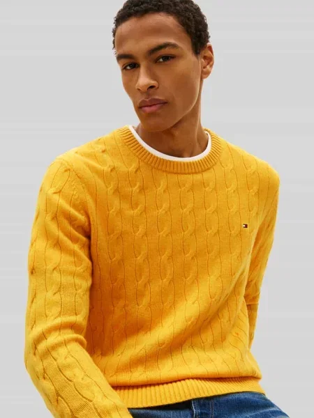 Sweter o kroju regular fit z czystej wełny owczej Tommy Hilfiger żółty