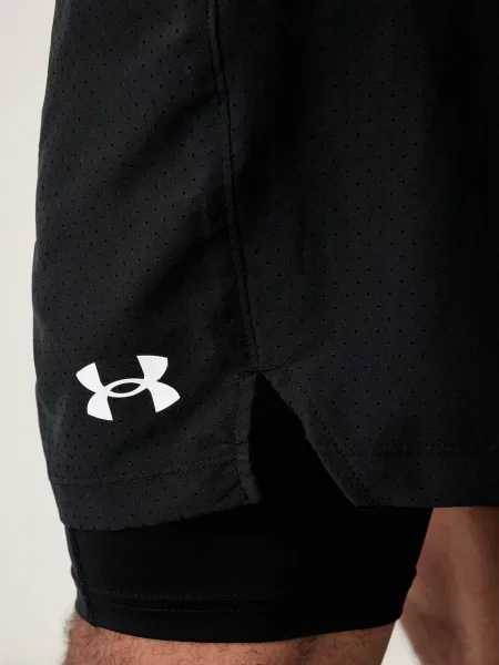 Спортивные шорты Under Armour