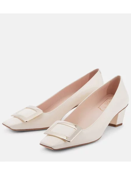 Pantofi cu toc Roger Vivier din piele de lac bej
