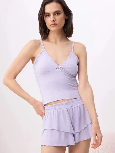 Trendyol Pantaloni scurți mov lavandă