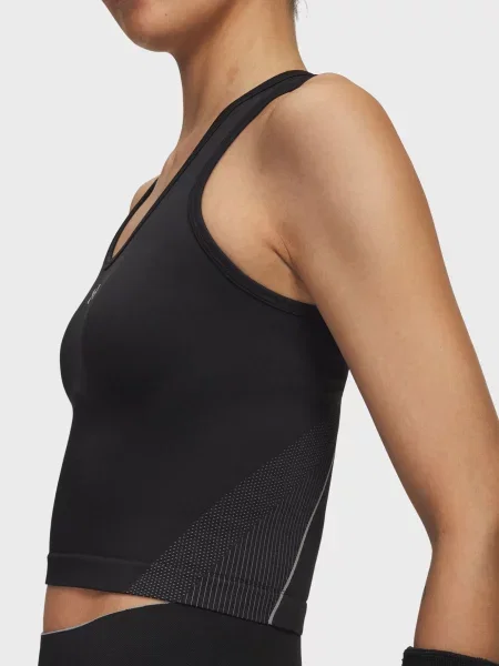 Бесшовный спортивный топ Under Armour черный
