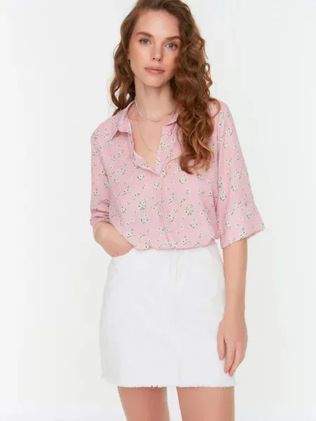 Bluză Trendyol cu model floral roz