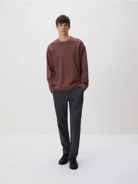 Reserved Pantaloni chino cu croi carrot gri-închis gri