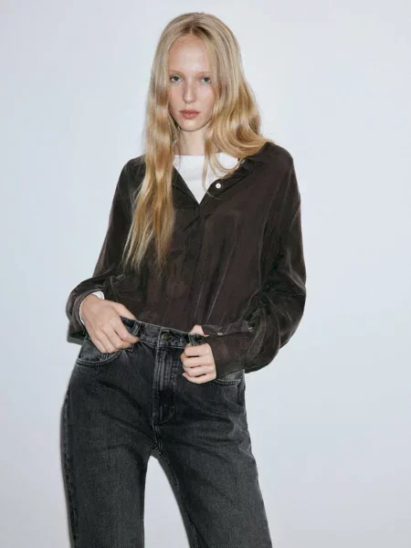 Dżinsy flare ze średnim stanem black denim Kobieta 44 MANGO czarne
