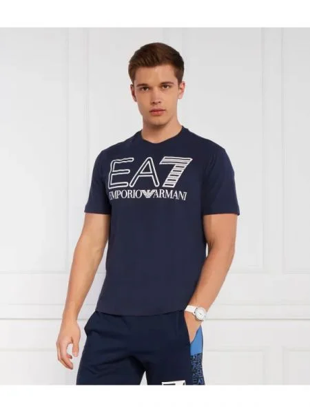 Tricou