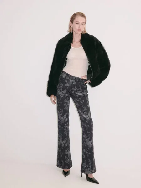 Jeansy flare w kwiatowy wzór denim Kobieta 38 MANGO szary