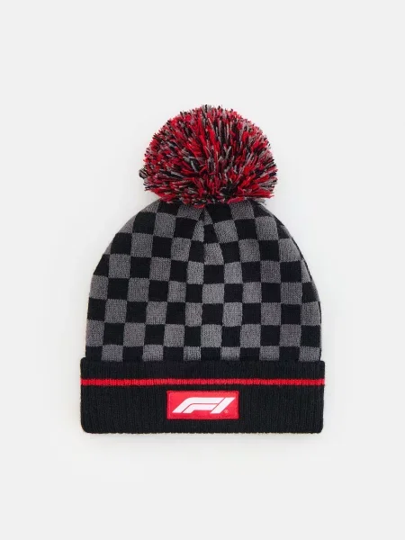 Reserved Шапка з F1 чорний
