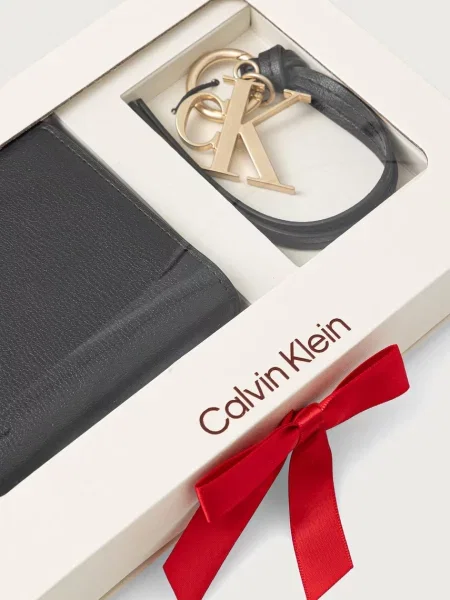 Fülbevaló Calvin Klein fekete