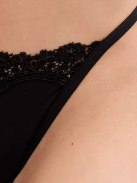 Tanga Guess EVELINE černé