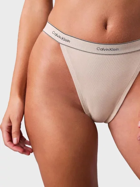 Стрінги Calvin Klein бежеві