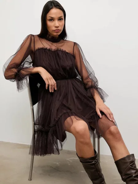 Рокля Answear.LAB къса разкроена кафяво