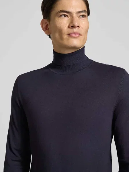 Sweter z golfem o kroju slim fit z mieszanki z prążkowanymi ściągaczami Mcneal granatowy