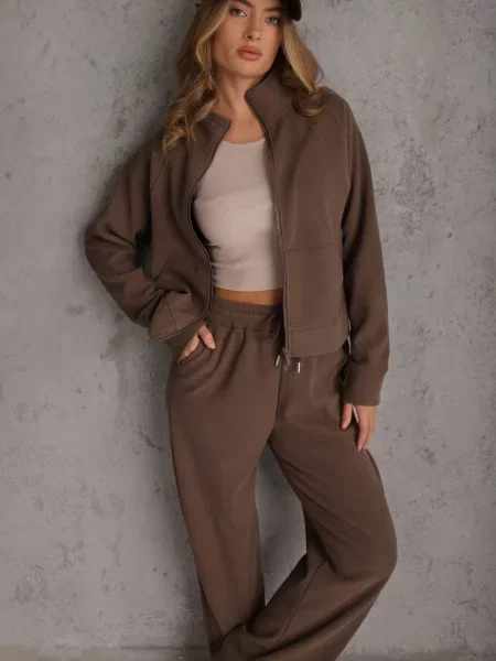 Set de trening cu pantaloni Wide Leg și bluză cu cu guler tip tunică Milia maro