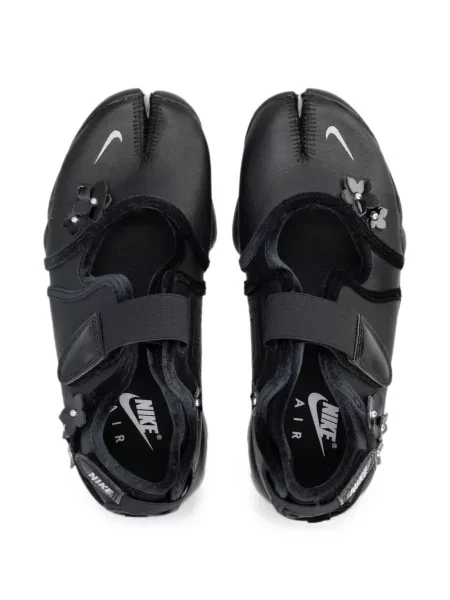Sneakerși Nike cu model floral negru