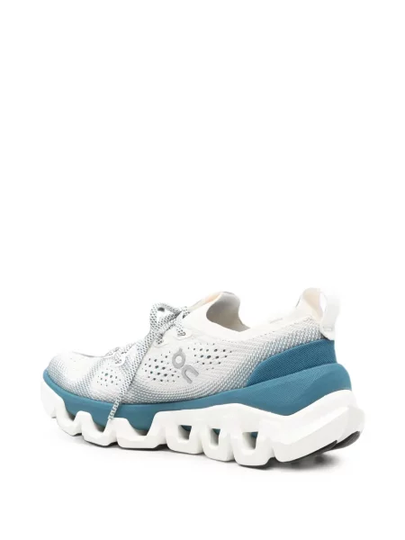 Sneakerși On