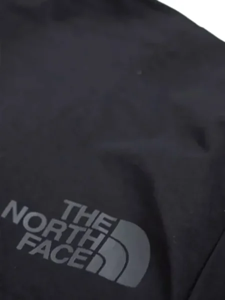 Geacă The North Face cu glugă negru