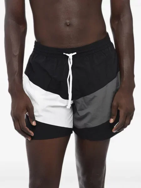 Scurt chiloți Nike cu imagine cu model floral negru